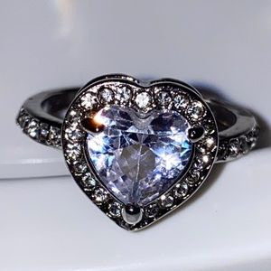 925 Sterling Silver Heart Shape Crystal Ring